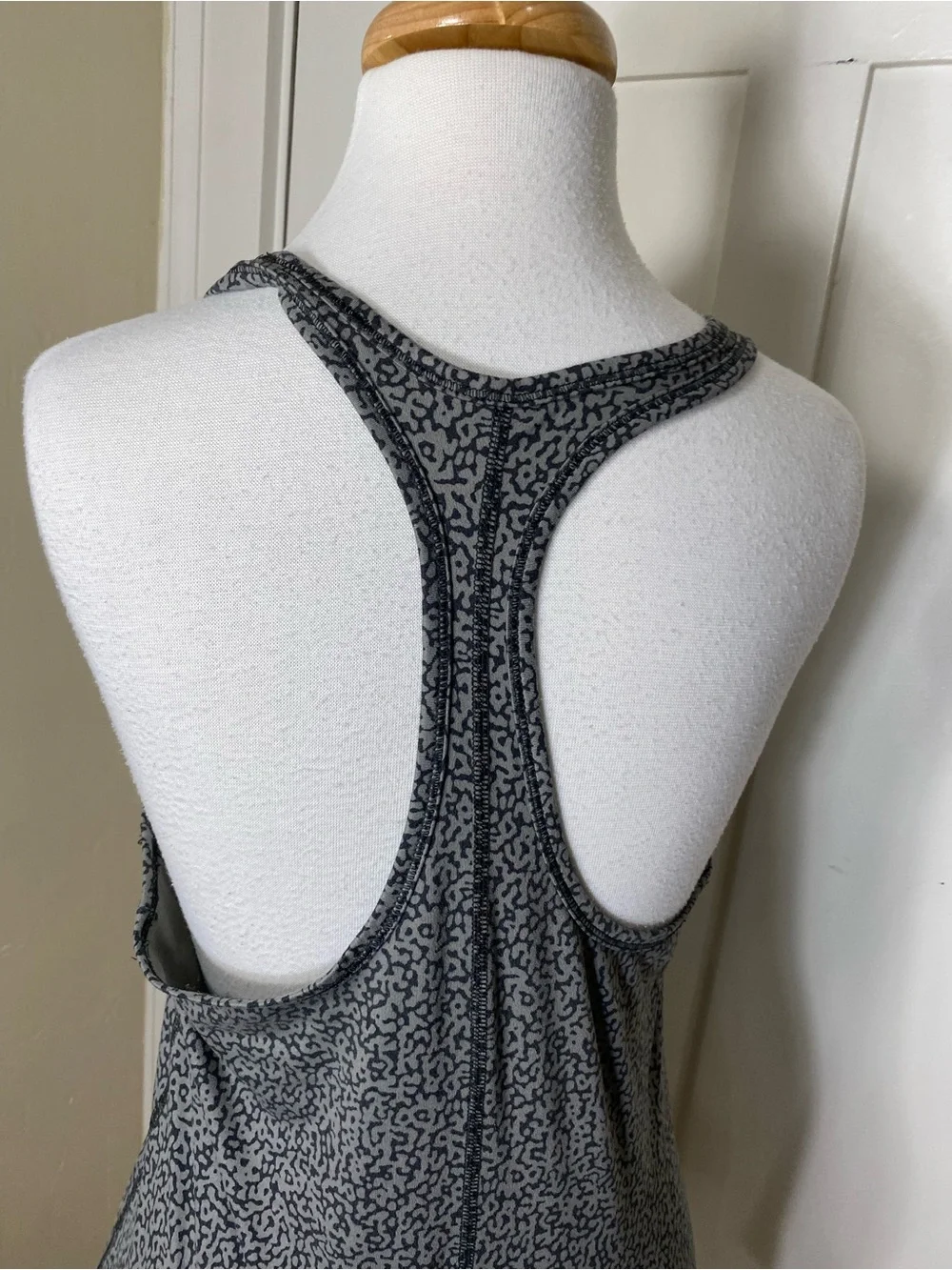 Nike Dri Fit Black & Gray Patterned Racerback Tank Top L